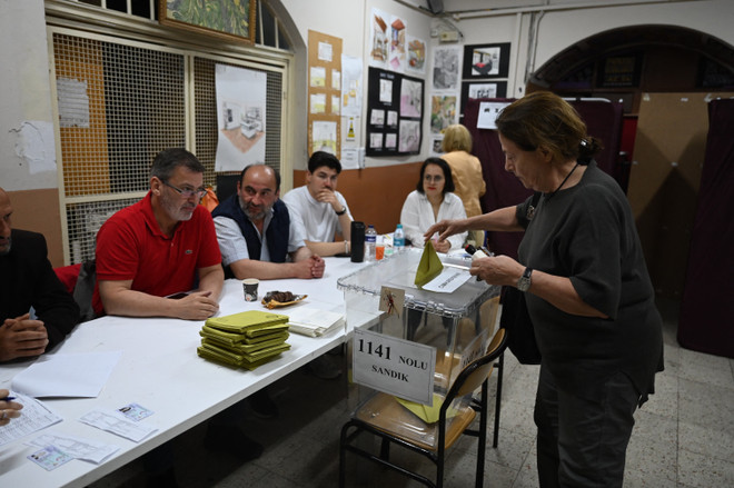 Cử tri Thổ Nhĩ Kỳ đi bỏ phiếu bầu cử tổng thống vòng hai ảnh 1