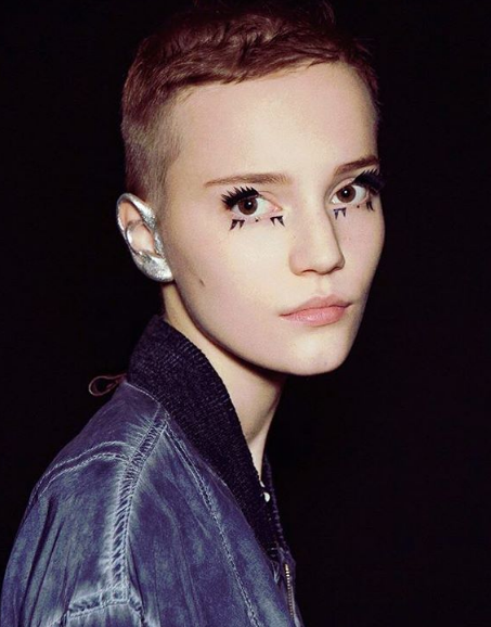 Trang điểm cho vành tai: Xu hướng độc-lạ-sốc nhất hè 2016 ảnh 9