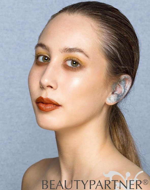 Trang điểm cho vành tai: Xu hướng độc-lạ-sốc nhất hè 2016 ảnh 2