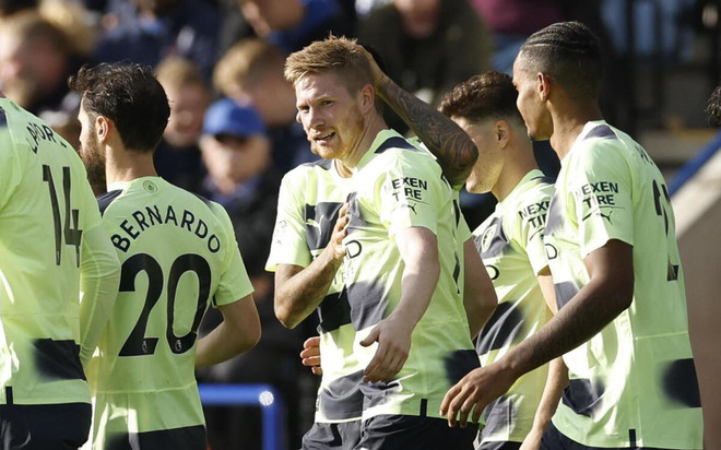 Premier League: Man City lên ngôi đầu, Chelsea và Liverpool bại trận ảnh 1