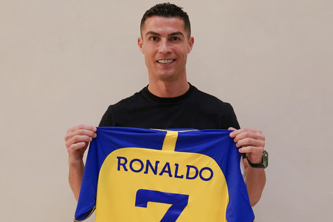 Ronaldo gia nhập Al-Nassr, nhận lương 200 triệu euro mỗi năm ảnh 1