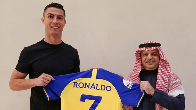 Ronaldo gia nhập Al-Nassr, nhận lương 200 triệu euro mỗi năm ảnh 2