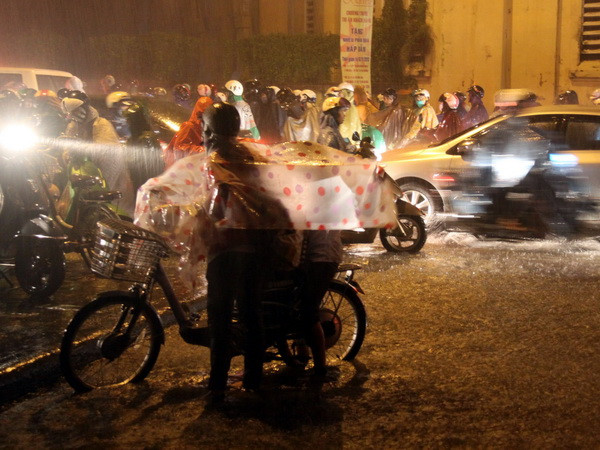 Từ ngày 15-16/8 có thể xuất hiện áp thấp nhiệt đới trên Vịnh Bắc Bộ ảnh 1