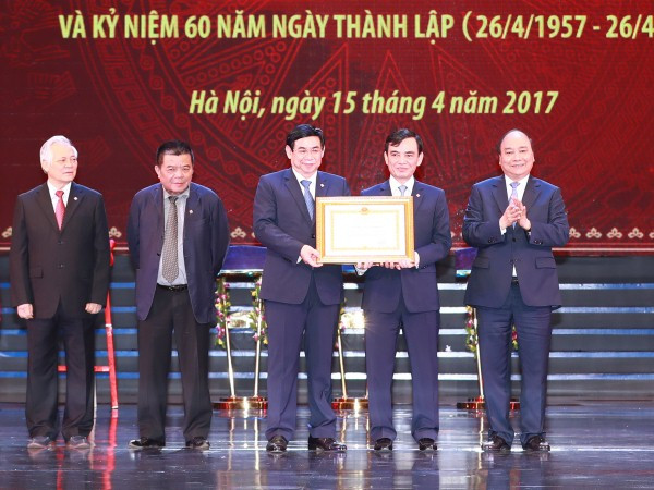 Thủ tướng Nguyễn Xuân Phúc dự lễ kỷ niệm 60 năm thành lập BIDV ảnh 1
