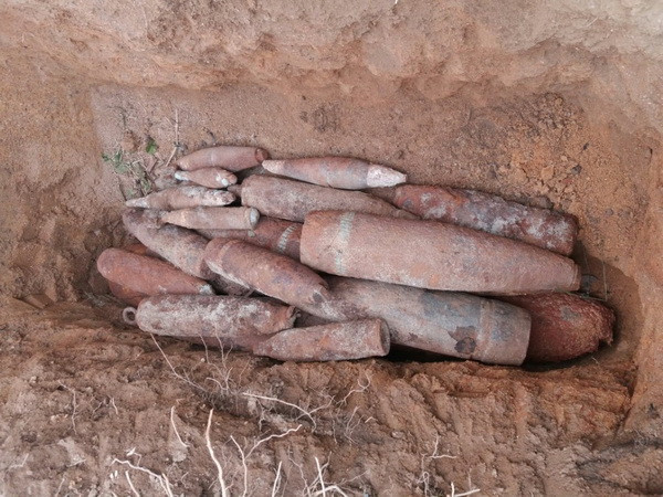 Quảng Ngãi: Tiêu hủy 137 quả bom và 2 đầu đạn M-79 trên Núi Khỉ ảnh 1