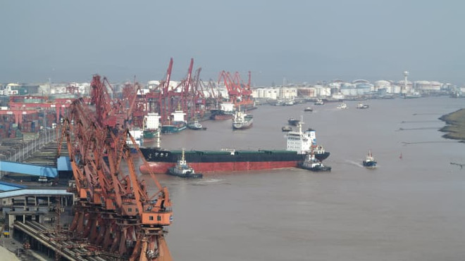 Nhiều tàu container hàng hóa vẫn đang bị mắc kẹt tại Biển Đỏ ảnh 1