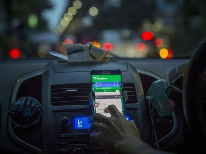 Xe taxi và taxi công nghệ không bắt buộc phải gắn hộp đèn trên nóc ảnh 1