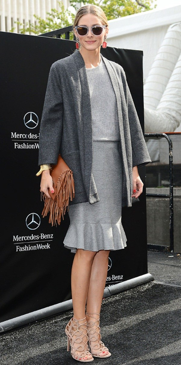 Màu ghi - Xu hướng thời trang "lập lờ" mà gây "bão" mùa Thu Đông ảnh 2