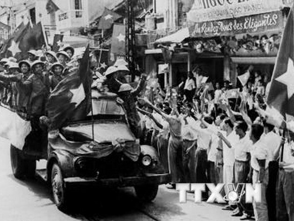 60 năm Giải phóng Thủ đô: Vẹn nguyên khát vọng hòa bình ảnh 1