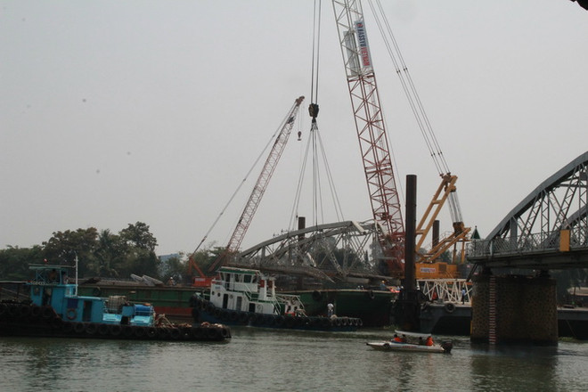 Đầu tháng 4 bắt đầu thi công xây dựng lại cầu Ghềnh vừa bị sập ảnh 1