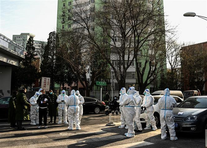 Trung Quốc tăng cung ứng thuốc sau khi thay đổi chiến lược chống dịch ảnh 1