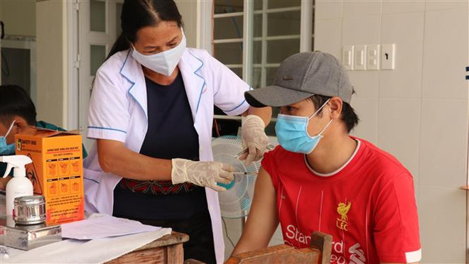 Bình Phước ghi nhận nhiều ca mắc COVID-19 dù đã tiêm 2 mũi vaccice ảnh 1