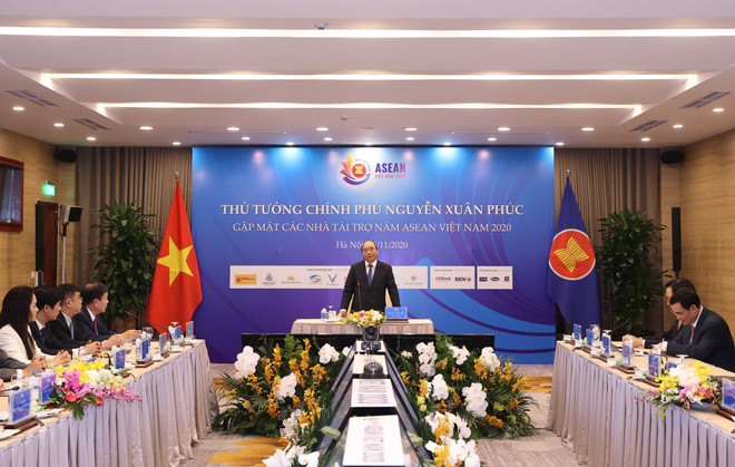 Thủ tướng Nguyễn Xuân Phúc gặp các nhà tài trợ Hội nghị Cấp cao ASEAN ảnh 1