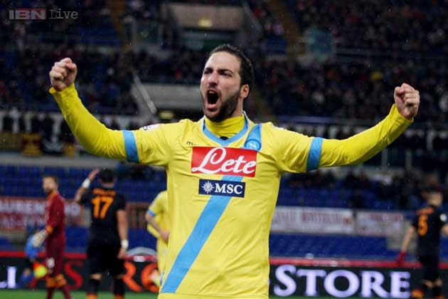 M.U nhắm Luke Shaw, Blatter quyết "bám rễ" ở FIFA ảnh 2