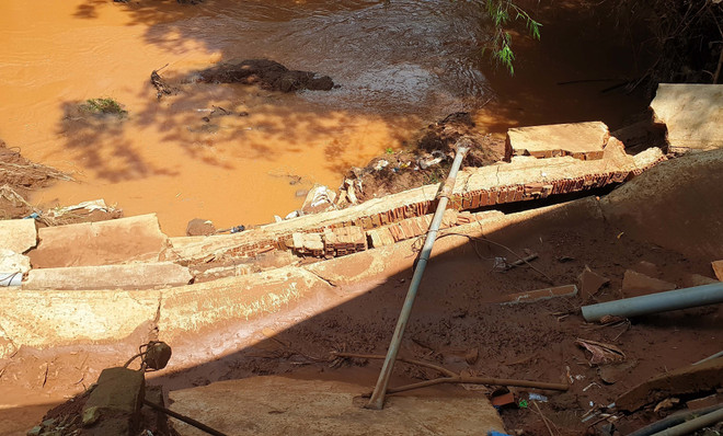 Bình Phước: Cây cầu từng bị sập, tiếp tục sạt lở khiến người dân lo sợ ảnh 2