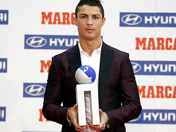 Vượt mặt Messi, Ronaldo là cầu thủ xuất sắc nhất Liga ảnh 1