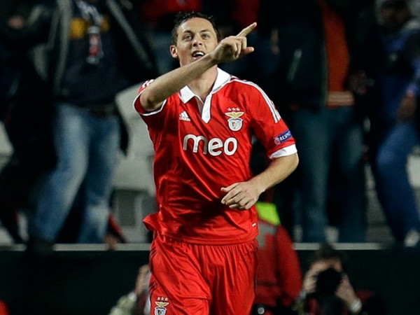 Bản tin tối 26/11: Benfica "chào giá" Matic với Man United ảnh 1