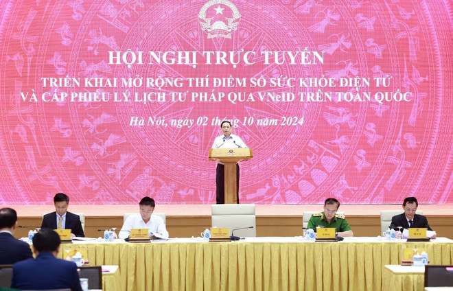 ttxvn_thu_tuong_so_suc_khoe_dien_tu_va_cap_phieu_ly_lich_tu_phap thong_qua_ung_dung vneid_02-3.jpg