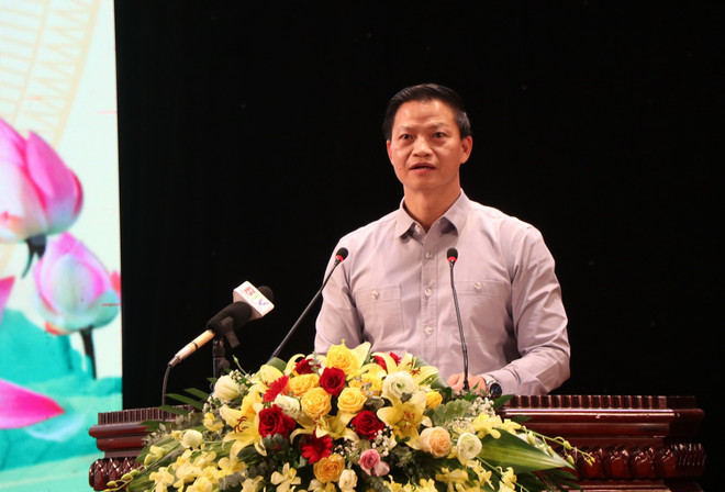 Chủ tịch UBND tỉnh Bắc Ninh Vương Quốc Tuấn phát biểu. (Ảnh: Thanh Thương/TTXVN) ttxvn bac ninh khong con ho ngheo_resize.jpg