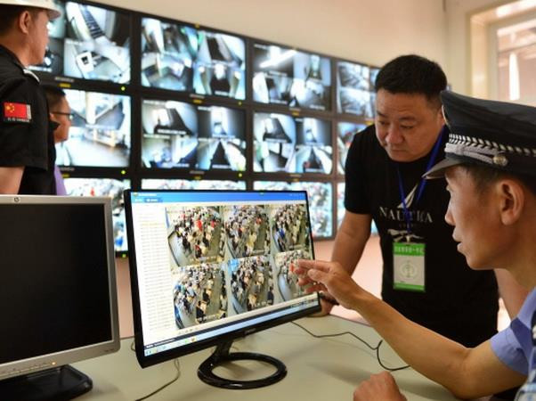 Cảnh sát Trung Quốc triệt phá một đường dây gian lận thi cử ảnh 1