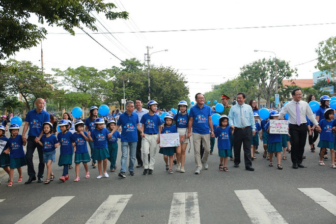 Yamaha Việt Nam trao tặng 31.300 mũ bảo hiểm chất lượng cho trẻ em ảnh 1