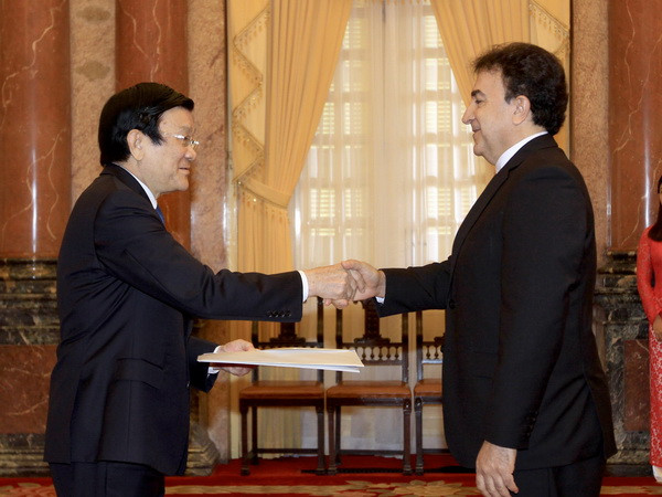 Chủ tịch nước Trương Tấn Sang tiếp các Đại sứ trình quốc thư ảnh 6