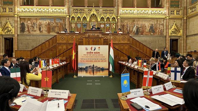 Vẻ đẹp và giá trị của phụ nữ Việt được tôn vinh trong hội nhập ảnh 2