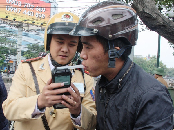 Mỗi nhà hàng sẽ có 5 triệu đồng để đưa khách say về nhà miễn phí ảnh 1