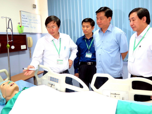 Đề nghị ĐH Y Phạm Ngọc Thạch bỏ yêu cầu tuyển sinh hộ khẩu TP.HCM ảnh 1