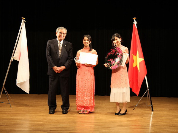 Học sinh Nhật Bản tham dự cuộc thi hùng biện bằng tiếng Việt ảnh 1