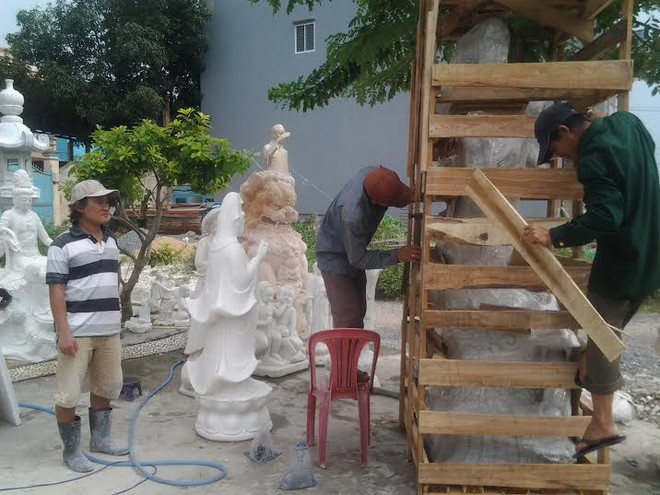 Chàng thanh niên làm giàu từ nghề điêu khắc đá truyền thống ảnh 1