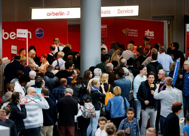 Phi công tiếp tục "cáo ốm," Air Berlin hủy 30 chuyến bay một ngày ảnh 1