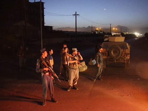 Afghanistan: Đánh bom liều chết gần sân vận động ở thủ đô Kabul ảnh 1