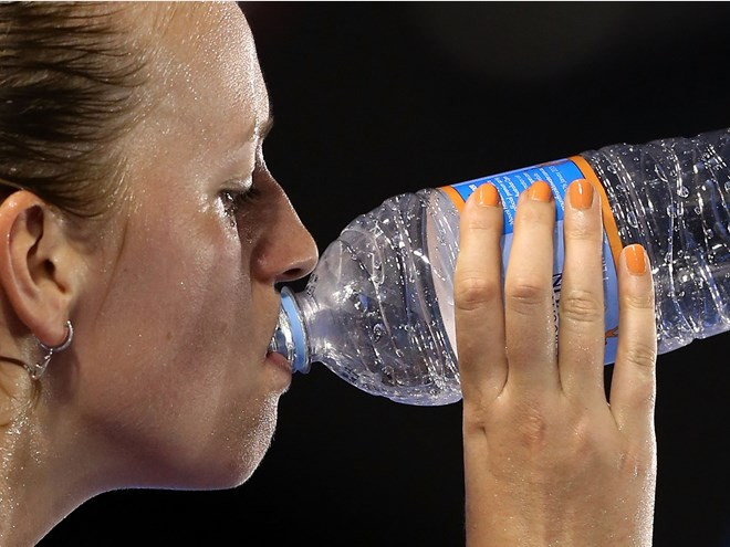 Bổ sung nước đúng cách mùa nắng nóng giúp tăng sức đề kháng ảnh 1