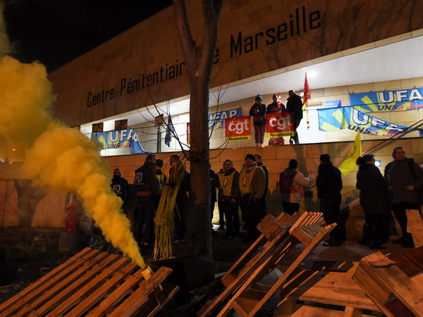 Quản giáo Pháp tiếp tục đình công đòi siết chặt an ninh nhà tù ảnh 1