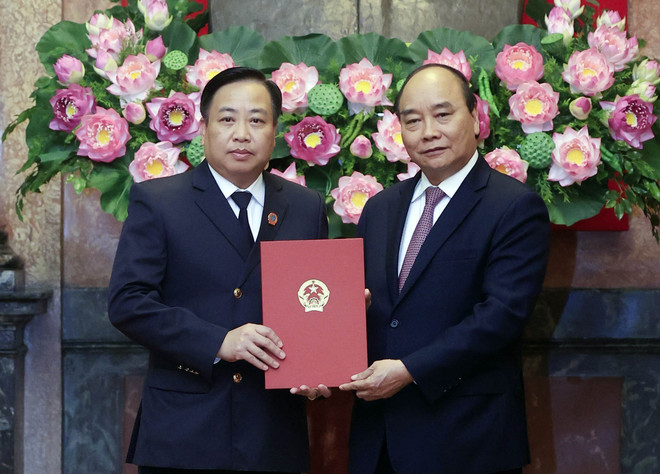 Chủ tịch nước trao Quyết định bổ nhiệm Phó Chánh án TAND tối cao ảnh 1