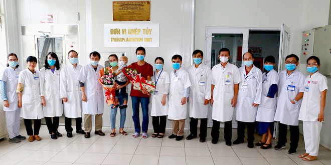 Bệnh viện Trung ương Huế ghép tủy, cứu sống bé 30 tháng tuổi ảnh 2