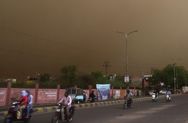 Bão cát kinh hoàng tại Ấn Độ, hàng trăm người thương vong ảnh 1