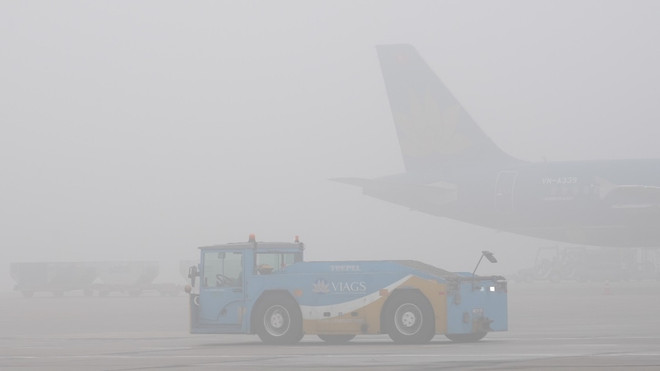 san bay Noi Bai suong mu.jpg