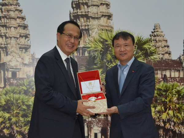 Việt Nam-Campuchia tăng quan hệ hợp tác thương mại biên giới ảnh 1