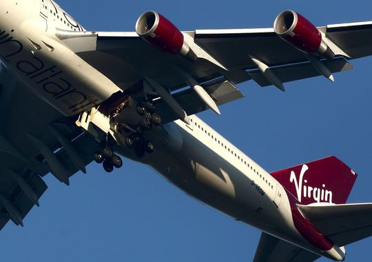 Máy bay từ Anh đi Mỹ phải hạ cánh khẩn cấp vì lỗi kỹ thuật ảnh 1