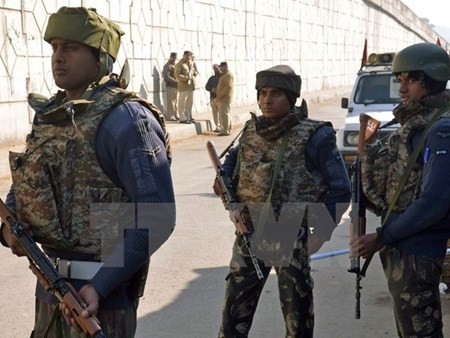 Giới tướng lĩnh Ấn Độ đòi cứng rắn với Pakistan sau vụ tấn công ở Uri ảnh 1