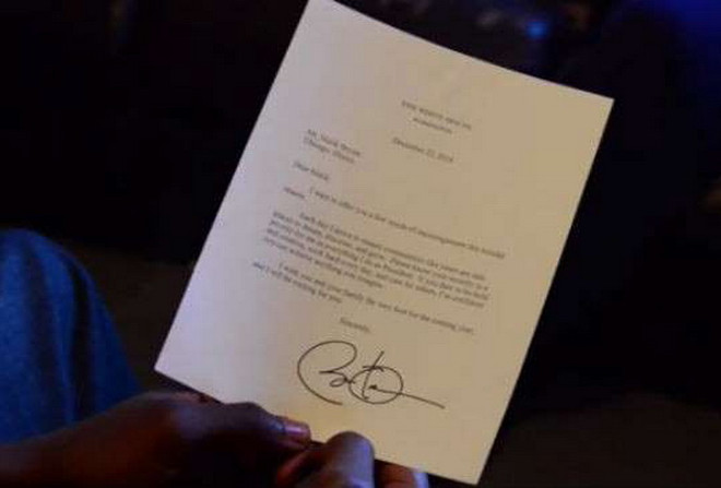 Ông Obama hồi âm cậu bé viết thư xin Ông già Noel "sự an toàn" ảnh 1