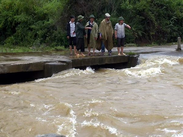 Lai Châu: Vượt qua suối khi lũ về, 6 người bị nước cuốn trôi ảnh 1