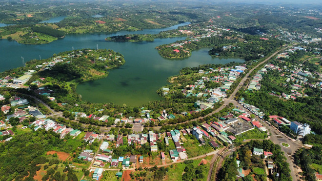 Một góc thành phố Gia Nghĩa, tỉnh Đắk Nông sau 20 năm xây dựng, phát triển. (Ảnh: Minh Hưng/Vietnam+) dak nong 3.jpg