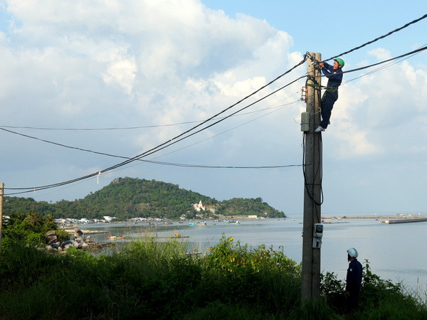 Xã đảo Hòn Tre sẽ có điện lưới quốc gia trước Tết Ất Mùi ảnh 1