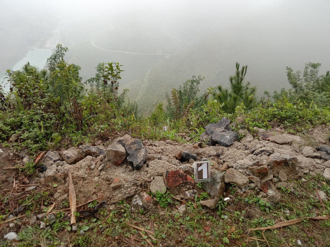 Hà Giang: Ôtô con lao xuống vực đèo Mã Pí Lèng, 4 người thương vong ảnh 1