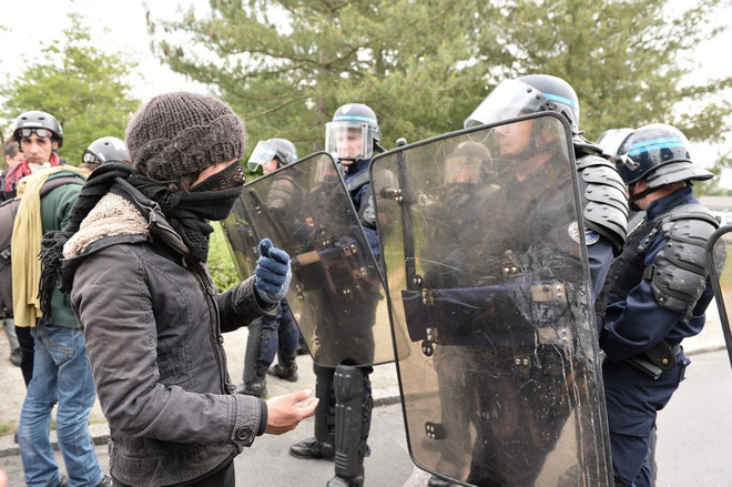 Căng thẳng giữa chính phủ Pháp và các nghiệp đoàn gia tăng ảnh 1