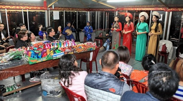 Nhiều hoạt động phát huy giá trị đặc sắc nghệ thuật ca Huế ảnh 1