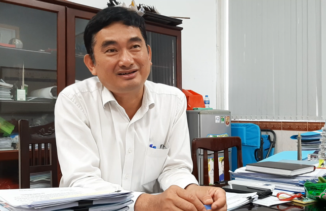Trao đổi với phóng viên Báo điện tử VietnamPlus, ông Phạm Văn Cảnh, Phó Chủ tịch Ủy ban Nhân dân tỉnh Long An "hứa" sẽ tổ chức "cuộc họp khẩn," chỉ đạo kiểm tra, kiên quyết xử lý hoạt động buôn bán động vật hoang dã trái phép. (Ảnh: PV/Vietnam+) Đặc vụ xóa sổ 'địa ngục chim trời': Cuộc chiến không khoan nhượng ảnh 4